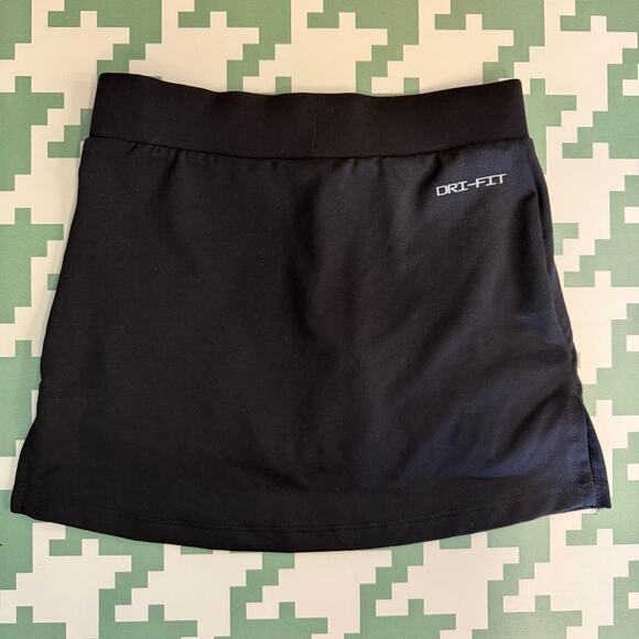 Nike Girls Dri-FIT Skirt With Built In Shorts Size 5-6 Yrs Black Athletic Skort - Picture 3 of 6